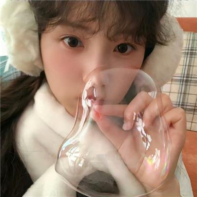背鸭子的男孩